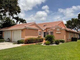 5574 Royal Lake Cir in Boynton Beach, FL - Building Photo