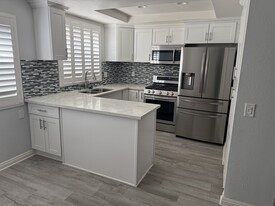 17908 River Cir in Santa Clarita, CA - Building Photo