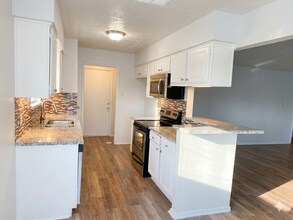 909 Noreda St in Angleton, TX - Building Photo - Building Photo