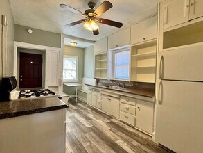 2105 14th St-Unit -1 in Lubbock, TX - Building Photo - Building Photo