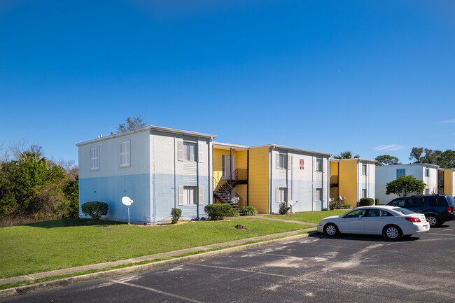 Sandstones Apartments in Pensacola, FL - Building Photo - Building Photo