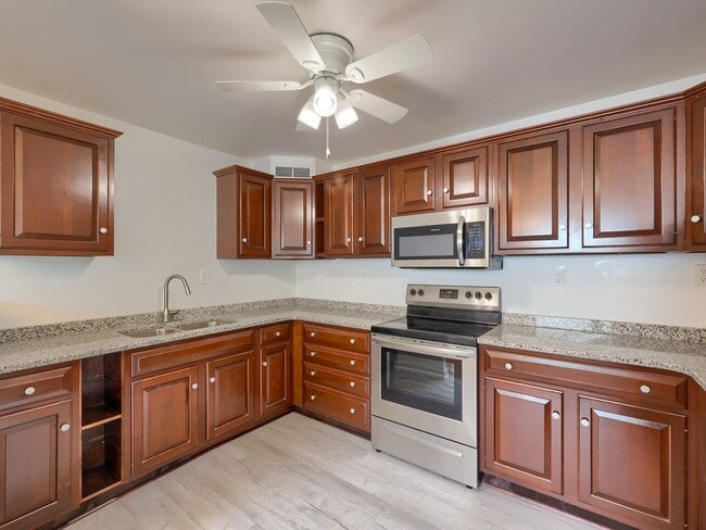 1396 Lowther Rd in Camp Hill, PA - Building Photo - Building Photo