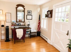 17 Walnut Pl in West Long Branch, NJ - Building Photo - Building Photo
