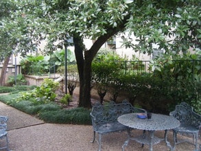 Windsor Gardens Condos in Little Rock, AR - Building Photo - Other
