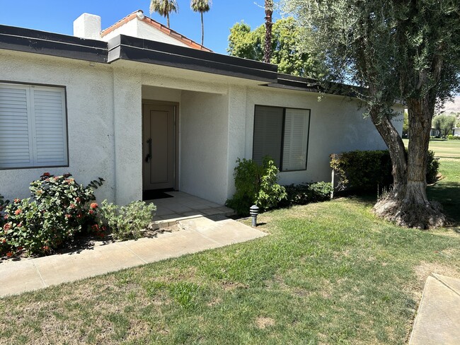 105 Durango Cir in Rancho Mirage, CA - Foto de edificio - Building Photo