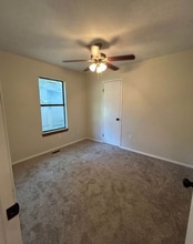 1409 N Clay Ave in Springfield, MO - Foto de edificio - Building Photo