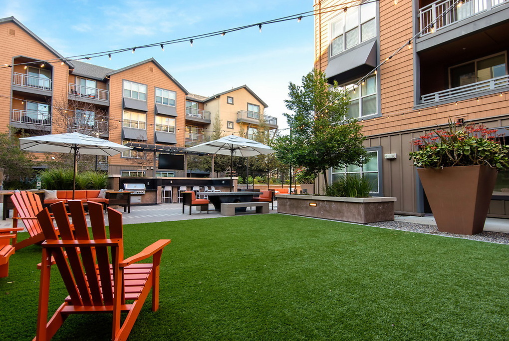 Township in Redwood City, CA - Foto de edificio