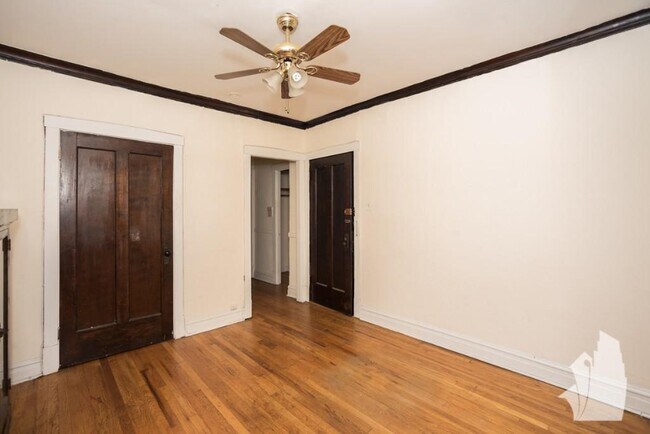 4846 N Rockwell St, Unit 4844-3 in Chicago, IL - Building Photo - Building Photo