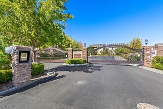 9161 Tudor Park Pl in Las Vegas, NV - Building Photo - Building Photo