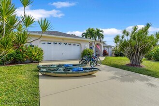4307 Pelican Blvd in Cape Coral, FL - Foto de edificio - Building Photo