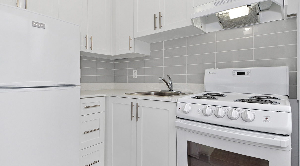 1380 Jervis St in Vancouver, BC - Building Photo