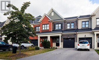 10 Mah Wat Ln in Whitchurch-Stouffville, ON - Building Photo