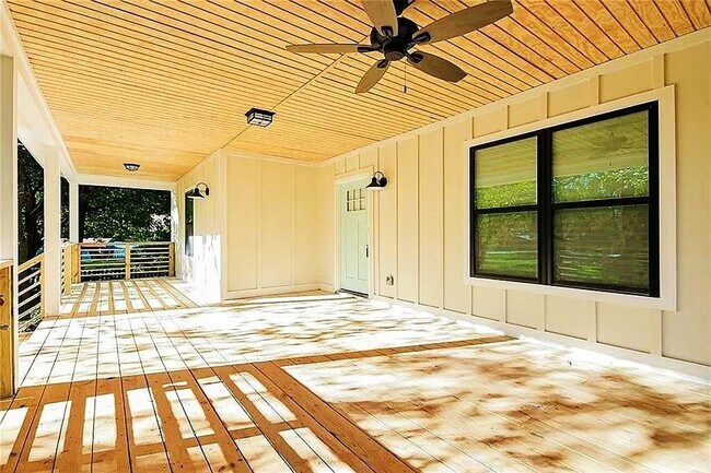 1458 Fairview Rd in Ellenwood, GA - Foto de edificio - Building Photo