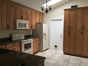 273 Torpoint Gate Rd in Longwood, FL - Building Photo - Building Photo