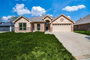 2800 Rodeo Dr in Quinlan, TX - Building Photo