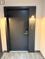 180 Front St E in Toronto, ON - Building Photo