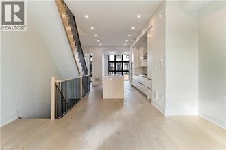 138 East St in Oakville, ON - Building Photo - Building Photo