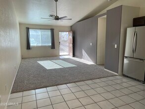 1918 S Apache Dr in Apache Junction, AZ - Foto de edificio - Building Photo