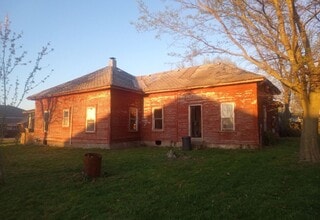 151 E Main St in Goodman, MO - Building Photo - Building Photo