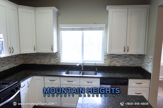 878 W Snickers Ln in Midvale, UT - Building Photo - Building Photo
