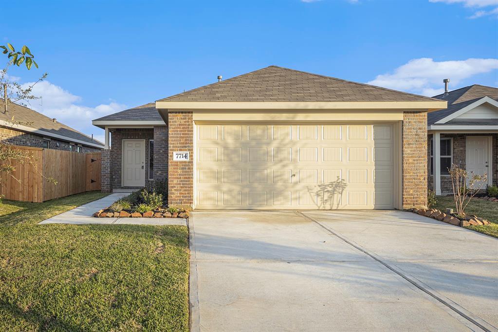 7714 Terania Mdw Ln in Katy, TX - Foto de edificio