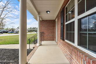 336 Livingston Dr in Raeford, NC - Building Photo - Building Photo
