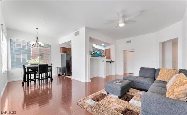 property at 47 E Agate Ave