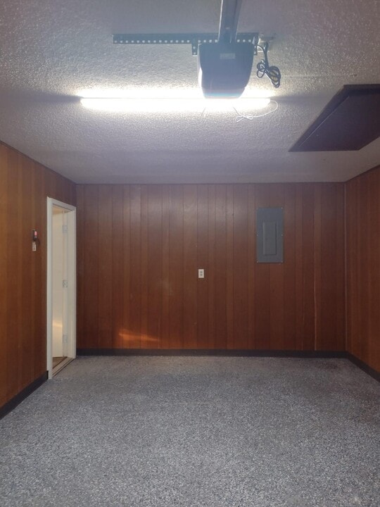 2046 Brookhaven Dr, Unit 2048 Left side in Lima, OH - Building Photo