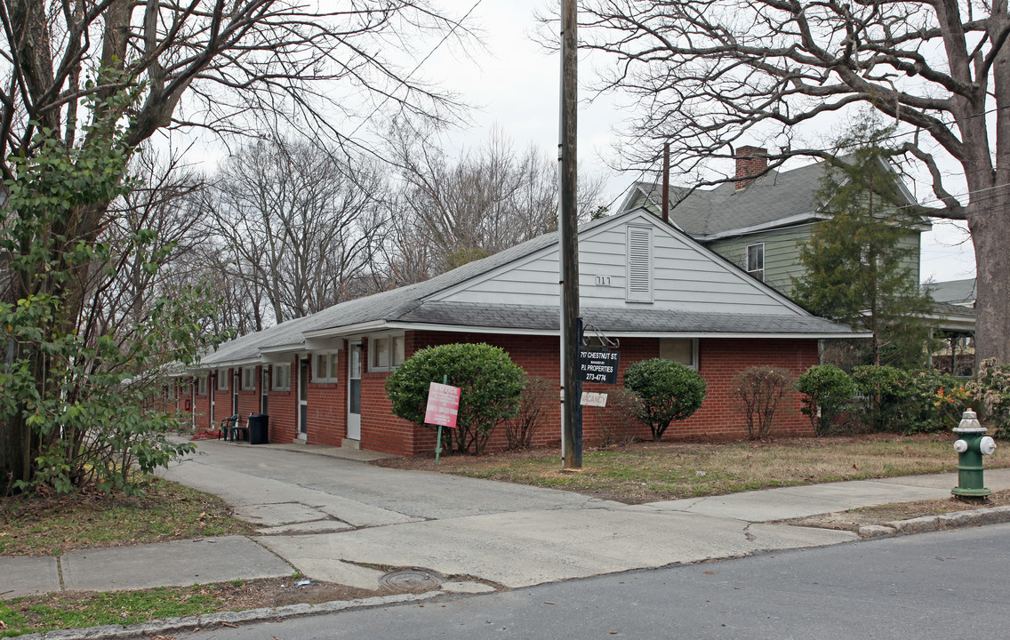 717 Chestnut St in Greensboro, NC - Building Photo