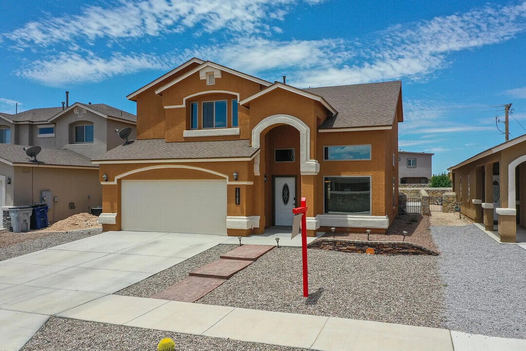 14705 Bobby Joe Hill in El Paso, TX - Foto de edificio