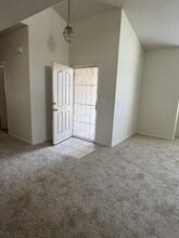 10282 N Whitney Ave in Fresno, CA - Building Photo - Building Photo