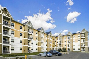 5960 Little Pine Loop in Regina, SK - Building Photo