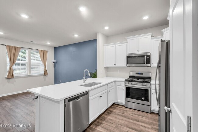 19 Katherine Dr in Burlington, NJ - Building Photo - Building Photo