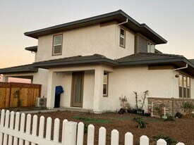 1 Pendrell Ct in Tracy, CA - Building Photo
