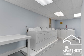 920 W Carmen Ave, Unit 2C in Chicago, IL - Building Photo - Building Photo