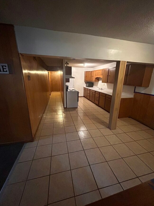 property at 524 Neosho St