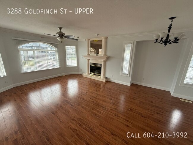 3288 Goldfinch St in Abbotsford, BC - Building Photo - Building Photo