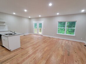 8476 Old Cleveland Pike in Ooltewah, TN - Building Photo - Building Photo