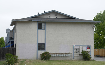 534 Smalley Ave in Hayward, CA - Foto de edificio - Building Photo