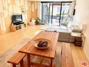 7740 Redlands St in Los Angeles, CA - Building Photo - Building Photo