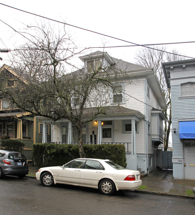 1815 NW Hoyt St in Portland, OR - Foto de edificio