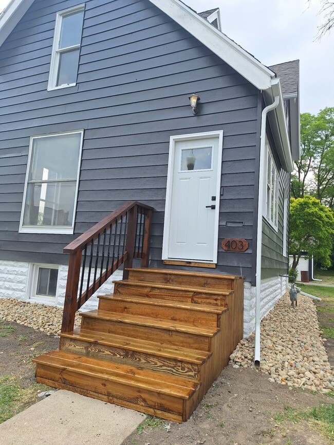 403 S Main St in Delphos, OH - Foto de edificio - Building Photo