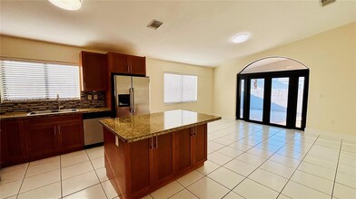 16605 SW 90th St in Miami, FL - Building Photo - Building Photo
