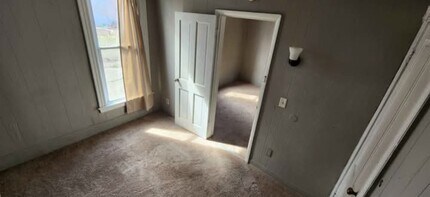 545 W 17th St, Unit Rear House in Erie, PA - Building Photo - Building Photo