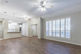 725 Cedarwood Dr in Friendswood, TX - Building Photo - Building Photo