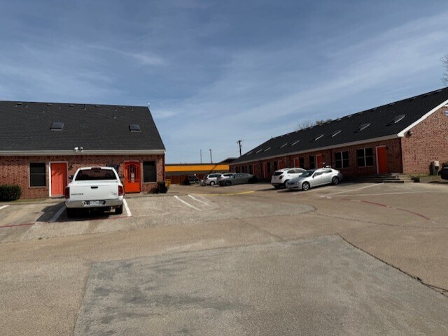 Medlin Square in Arlington, TX - Building Photo - Building Photo