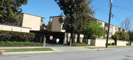 Skylark Apartments in Fremont, CA - Building Photo - Building Photo