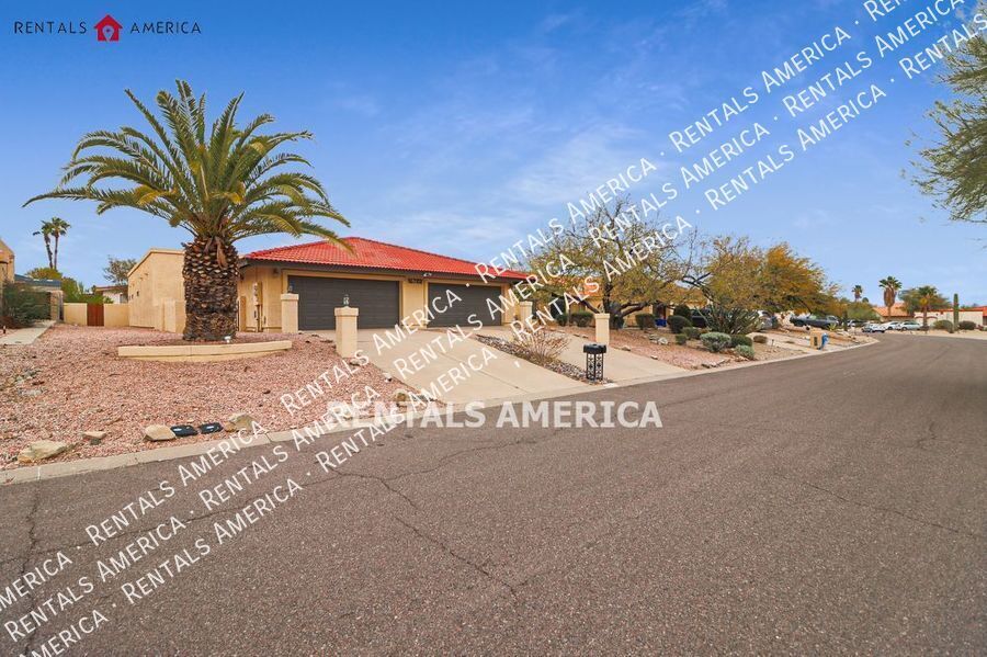 16722 E Ashbrook Dr in Fountain Hills, AZ - Building Photo