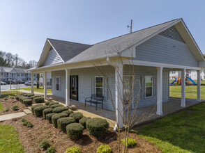 Bessemer Place Apartments in Bessemer, AL - Foto de edificio - Building Photo