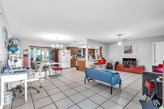 17930 NE 6th Ave in Miami, FL - Building Photo - Building Photo
